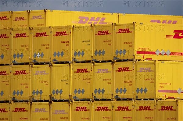 DHL, Deutsche Post, parcel centre, warehouse for freight containers, Krefeld, North Rhine-Westphalia, Germany, Europe