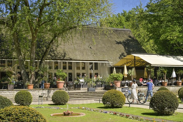 Restaurant and beer garden, teahouse, English Garden, park, Großer Tiergarten, Tiergarten, Mitte, Berlin, Germany, Europe