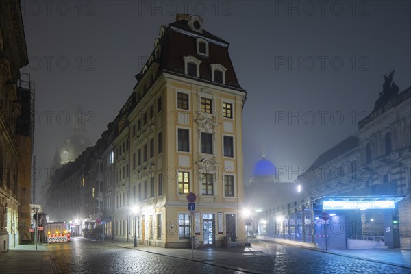 Dresden's Old Town shrouded in November fog. Rampische Straße, foggy atmosphere in Dresden, Dresden, Saxony, Germany, Europe