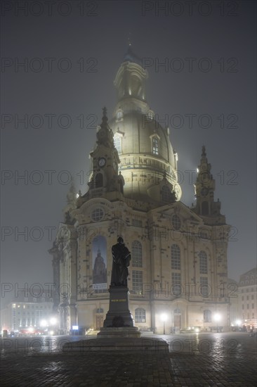 Dresden's old town shrouded in November fog. Church of Our Lady, Foggy atmosphere in Dresden, Dresden, Saxony, Germany, Europe