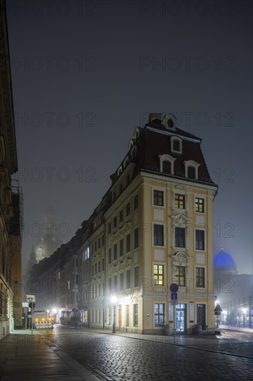 Dresden's Old Town shrouded in November fog. Rampische Straße, foggy atmosphere in Dresden, Dresden, Saxony, Germany, Europe