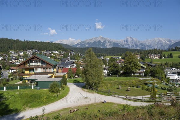 View of the village, Karwendel mountains, view from the Pfarrhügel, Seefeld, Alps, Tyrol, Austria, Europe