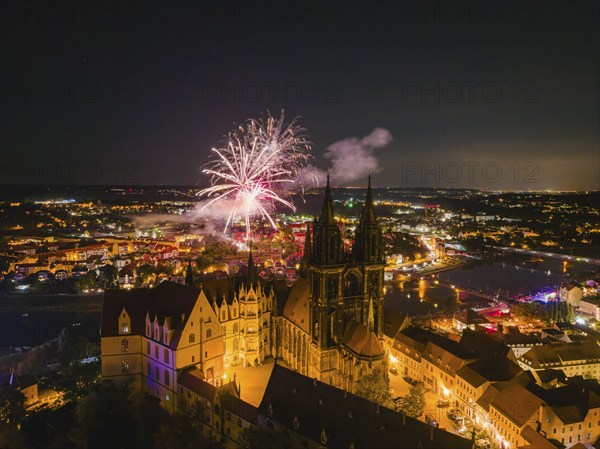 Aerial view of the castle hill Meissen with bishop's castle, Albrechtsburg and cathedral. Autumn and wine festival at night, Meissen, Saxony, Germany, Europe