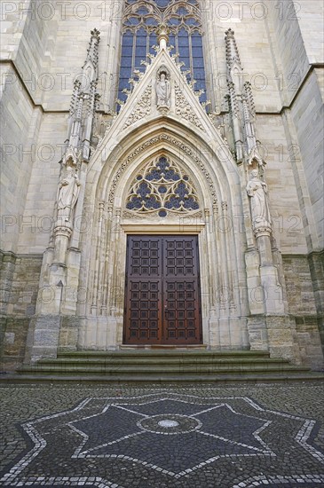 Entrance portal, Propsteikirche St. Ludgerus or Ludgerus-Dom, Billerbeck, Münsterland, North Rhine-Westphalia, Germany, Europe
