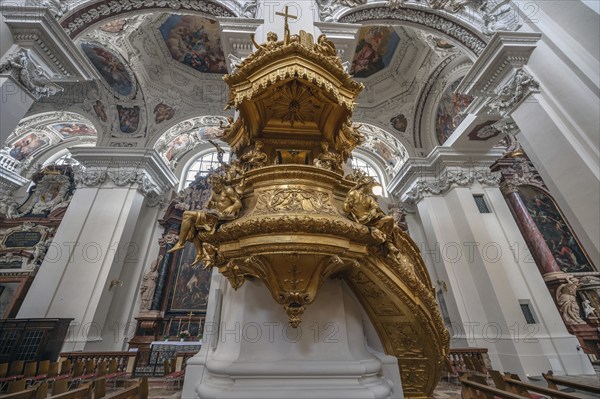 Gilded pulpit, a baroque work from 1726, Passau Cathedral, Passau, Lower Bavaria, Bavaria, Germany, Europe