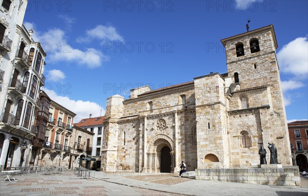 Romanesque church Iglesia San Juan de Puerta Nueva in the Plaza Mayor, historic centre of Zamora, province of Zamora, Castile and Leon, Spain, Europe