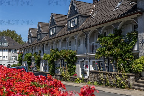 Houses on the market square of the Margarethenhöhe housing estate, listed garden city estate, built from 1906 to 1938, Essen, Germany, Europe