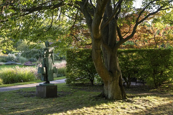 Sculpture of a milker by Wilhelm Bissen, Park, agriculture School, Landbohøjskolen, Frederiksberg, Copenhagen, Denmark, Europe