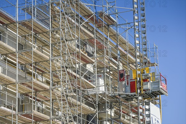 Construction site, scaffolding, construction worker, Sirius Business Park, Wetzlarer Straße, Babelsberg, Potsdam, Brandenburg, Germany, Europe