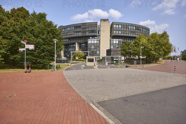 State parliament with entrance to the underground car park in Düsseldorf, state capital, independent city, North Rhine-Westphalia, Germany, Europe