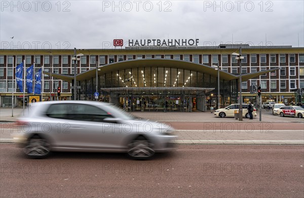 Bochum central station, station concourse, station forecourt, North Rhine-Westphalia, Germany, Europe