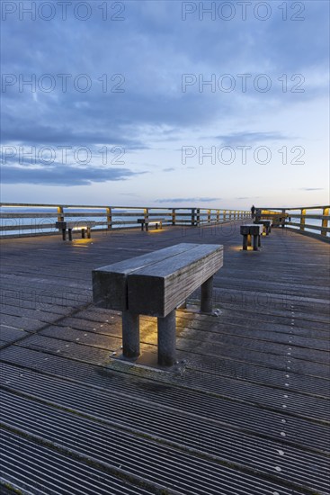 Seebrücke, Seebad Binz, Island of Rügen, Mecklenburg-Vorpommern, Germany, Europe