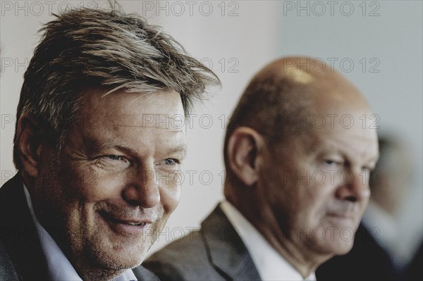 (R-L) Olaf Scholz (SPD), Federal Chancellor, and Robert Habeck (Alliance 90/The Greens), Federal Minister for Economic Affairs and Climate Protection and Vice-Chancellor, pictured during the weekly cabinet meeting in Berlin, 21/08/2024