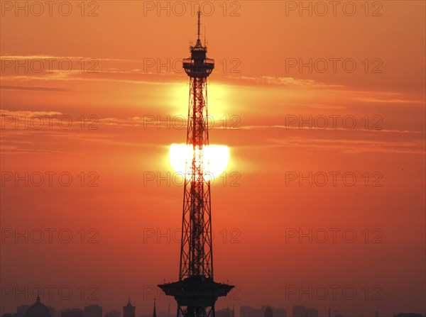Sunrise in Berlin, Radio Tower, 06.09.2024., Berlin, Berlin, Germany, Europe