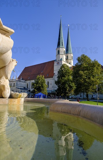 Pilgrimage, Kapellplatz with the parish and collegiate church of St Philipp and Jakob, Altötting, Upper Bavaria, Germany, Europe