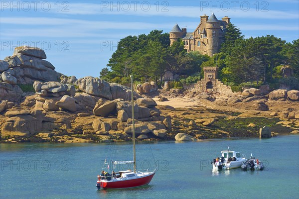 Costaeres Castle on Costaeres Island, boats in the foreground, Tregastel, Ploumanach, Cote De Granit Rose, Cotes-d Armor department, Bretange, France, Europe