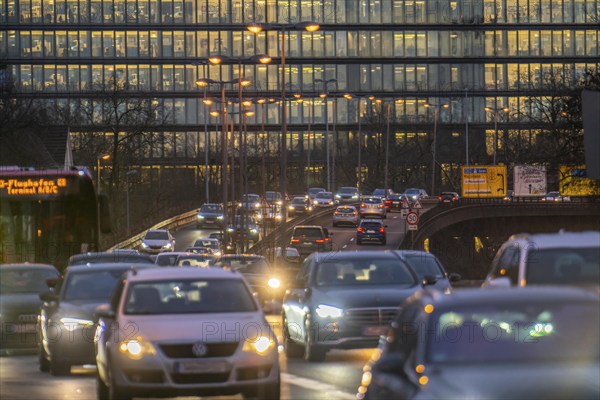 City centre traffic, Danziger Straße, B8, Düsseldorf, high-rise office building, evening traffic, North Rhine-Westphalia, Germany, Europe