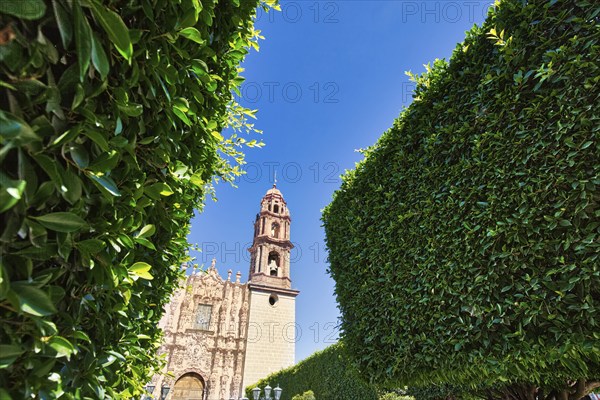 Entrance of the Templo De San Francisco (San Francisco Temple) in historic city center of San Miguel De Allende