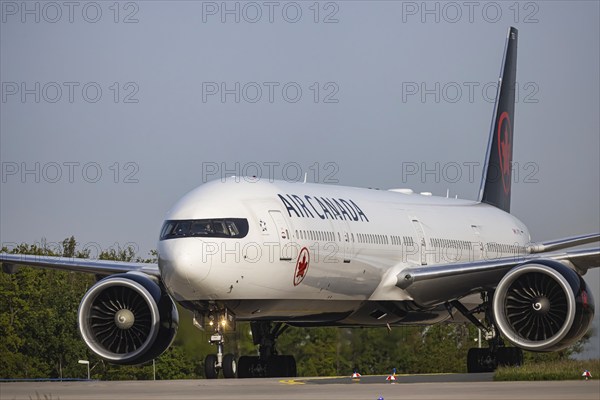 Aircraft at Fraport Airport shortly after landing. Boeing 777 of the airline Air Canada. Frankfurt am Main, Hesse, Germany, Europe