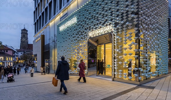 Tiffany & Co. Brand Store, jeweller with high-priced jewellery in the evening. Shop with logo in the Dorotheen Quartier, DOQU. Everything prepared for the Christmas business. Shops in the Dorotheen Quartier DoQu in Stuttgart, Stuttgart, Baden-Württemberg, Germany, Europe