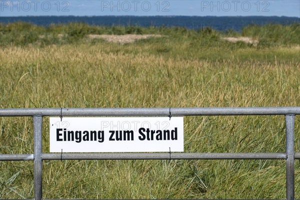Sign Entrance to the beach, Eisentor, North Sea Island Föhr, Schleswig-Holstein, Germany, Europe