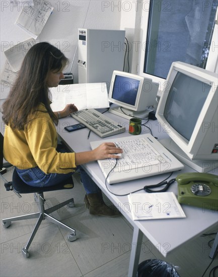 DEU, Germany: The historical slides from the times 80-90s events and persons from politics, culture, working life, medicine a.o. Ruhr area. Workplace for employees 80s