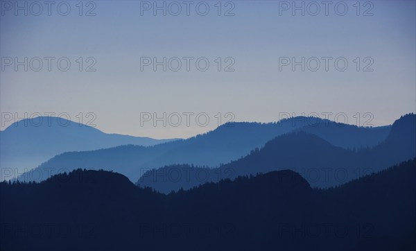 Morning atmosphere, mountain silhouette on the Postalm, Osterhorn group, Salzkammergut, Salzburg province, Austria, Europe