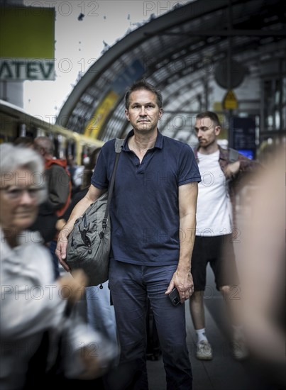 Gerald Knaus ist ein v?sterreichischer Soziologe und Migrationsforscher. Er ist Mitgrvºnder und Vorsitzender der Denkfabrik Europv§ische Stabilitv§tsinitiative (ESI), portraitiert 13.09.2023 in Berlin