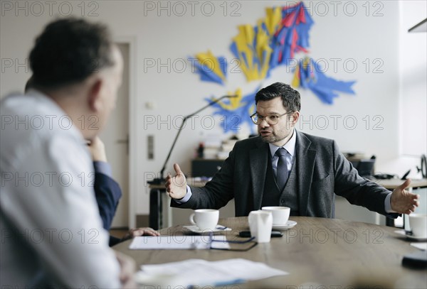 Marco Buschmann (FDP), Bundesminister der Justiz, aufgenommen im Rahmen eines Interview fue NBR in Berlin, 12.12.2023