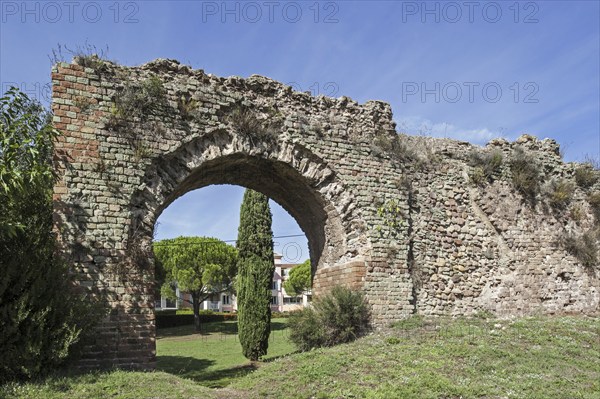 Remains of gate and city wall from the Roman Empire at Fréjus, Var, French Riviera, Provence-Alpes-Côte d'Azur, France, Europe