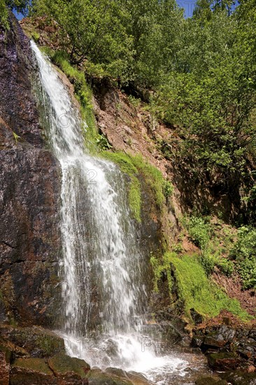 Tiefenbach waterfall, Tiefenbach waterfall: In 1953, a large slag heap was built in the Tiefenbach valley for the intensified mining activities after 1945. The relocation of the stream around the slag heap created an impressive 20 metre high artificial waterfall, which can be reached via a footpath