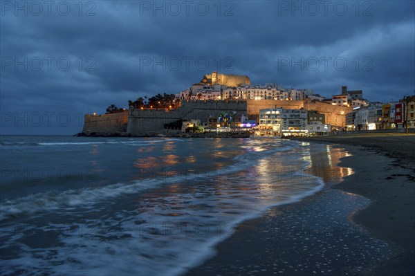 Old town with the Romanesque castle from the 14th century, blue hour, Peñíscola, province Castellón, Costa del Azahar, region Valencia, Spain, Europe
