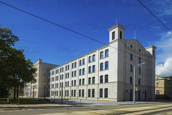 The Alte Aktienspinnerei was built around 1850 and was once the largest spinning mill in Saxony. After a fundamental rebuilding and reconstruction, the university library and the university archive move into the building