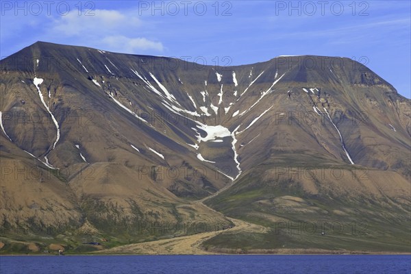 South wall of the Hiorth Mountain, Hiorthfjellet at Adventfjorden, Advent Bay on the southern side of Isfjorden, Svalbard, Spitsbergen, Norway, Europe