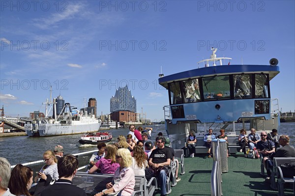 Europe, Germany, Hanseatic City of Hamburg, Elbe, Elbe Philharmonic Hall, glass facade, harbour tour with harbour ferry, Hamburg, Hamburg, Federal Republic of Germany, Europe