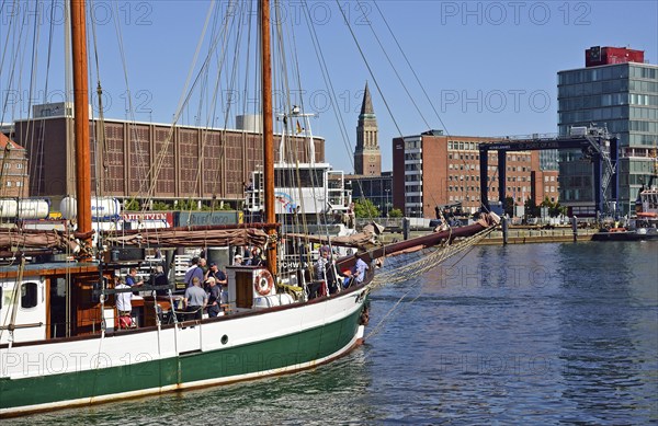 Europe, Germany, Schleswig-Holstein, Kiel, state capital, Baltic Sea, harbour, Hörn, windjammer leaving the town hall tower, Hamburg, Hamburg, Federal Republic of Germany, Europe