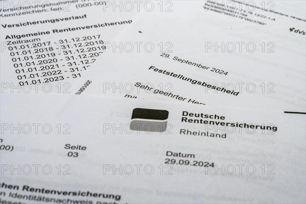 Symbolic image pension, pension information, assessment notice on contributions made to the statutory pension insurance and expected pension on reaching retirement age, notification from the German Pension Insurance to an insured person