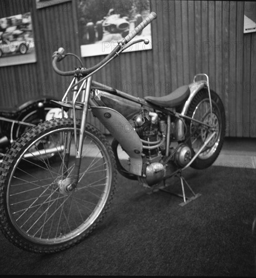 DEU, Germany, Dortmund: Personalities from politics, business and culture from the 50s Dortmund.Hist. vehicles of all types in an exhibition ca. 1965, Europe