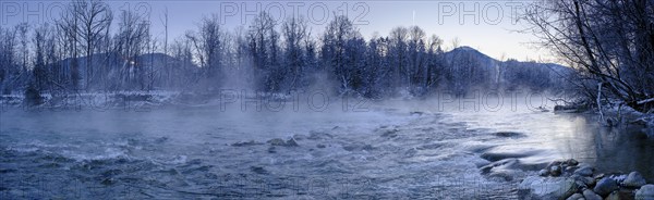 Sunrise on the Isar, Isar floodplains in winter, near Arzbach, Lenggries, Upper Bavaria, Bavaria, Germany, Europe