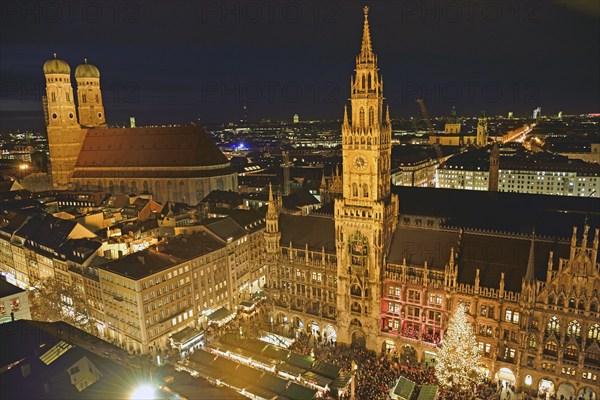 Europe, Germany, Bavaria, Munich, View from St Peter's, Marienplatz, Christmas, Church of Our Lady and New Town Hall, Evening, Hamburg, Hamburg, Federal Republic of Germany, Europe