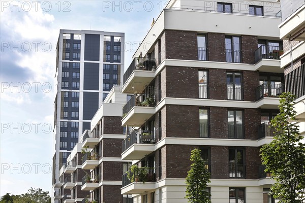 New development district with 600 newly built flats in the St. Marien residential park in Berlin's Neukölln district, Berlin, 05/09/2022