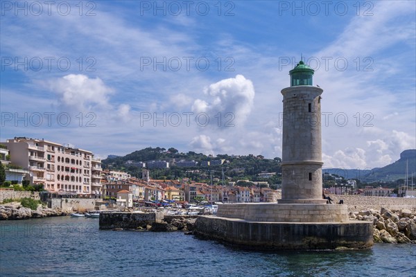 Lighthouse and harbour entrance of Cassis, Provence-Alpes-Cote d'Azur, South of France, France, Europe
