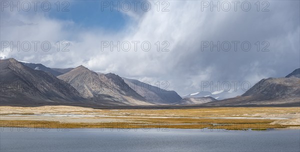Mountain lake in the high mountains, Ak Shyrak Mountains, near Kumtor, Kara-Say, Tian Shan, Kyrgyzstan, Asia