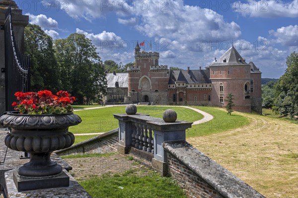 Kasteel van Gaasbeek entrance, originally 13th century medieval fortified castle but renovated in the 19th century, Lennik, Flemish Brabant, Belgium, Europe