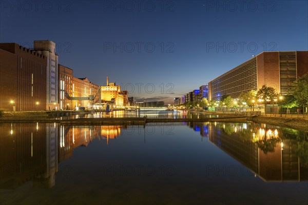 The inner harbour, Duisburg, former mills and warehouse buildings, modern office buildings, North Rhine-Westphalia, Germany, Europe