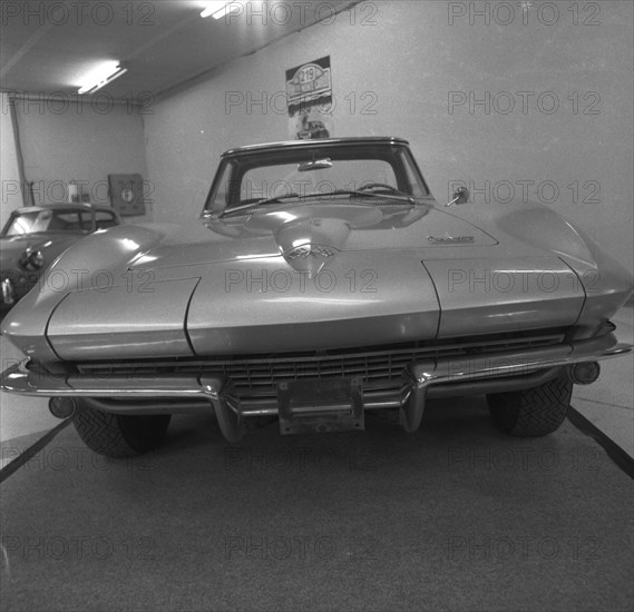 DEU, Germany, Dortmund: Personalities from politics, business and culture from the 50s Dortmund.Hist. vehicles of all types in an exhibition ca. 1965, Europe