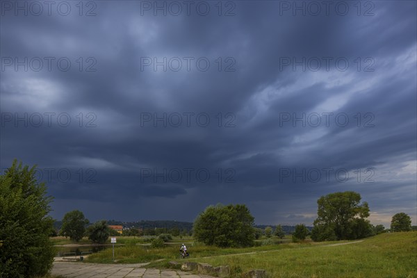 Thunderstorm front builds up over Radebeul on the banks of the Elbe, Radebeul, Radebeul, Saxony, Germany, Europe