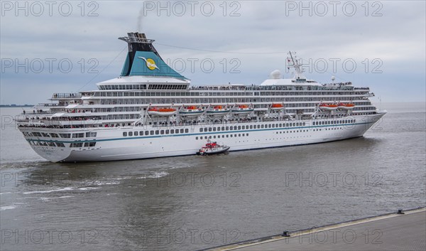 Cruise ship Artania at Columbuskaje, Bremerhaven, Weser estuary, Weser, North Sea coast, State of Bremen, Germany, Europe