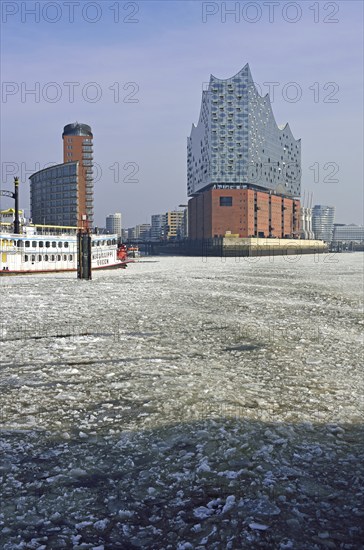 Europe, Germany, Hamburg, Elbe, View from the water to the Elbe Philharmonic Hall in winter with drifting ice, Panorama, Hamburg, Hamburg, Federal Republic of Germany, Europe