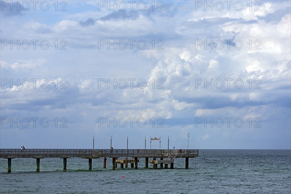 Heiligendamm pier, Woplkenhimmel, Mecklenburg-Vorpommern, Germany, Europe